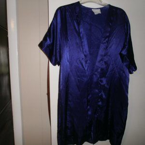 Women's Purple  Robe by Intimate Moments  Large with belt to match